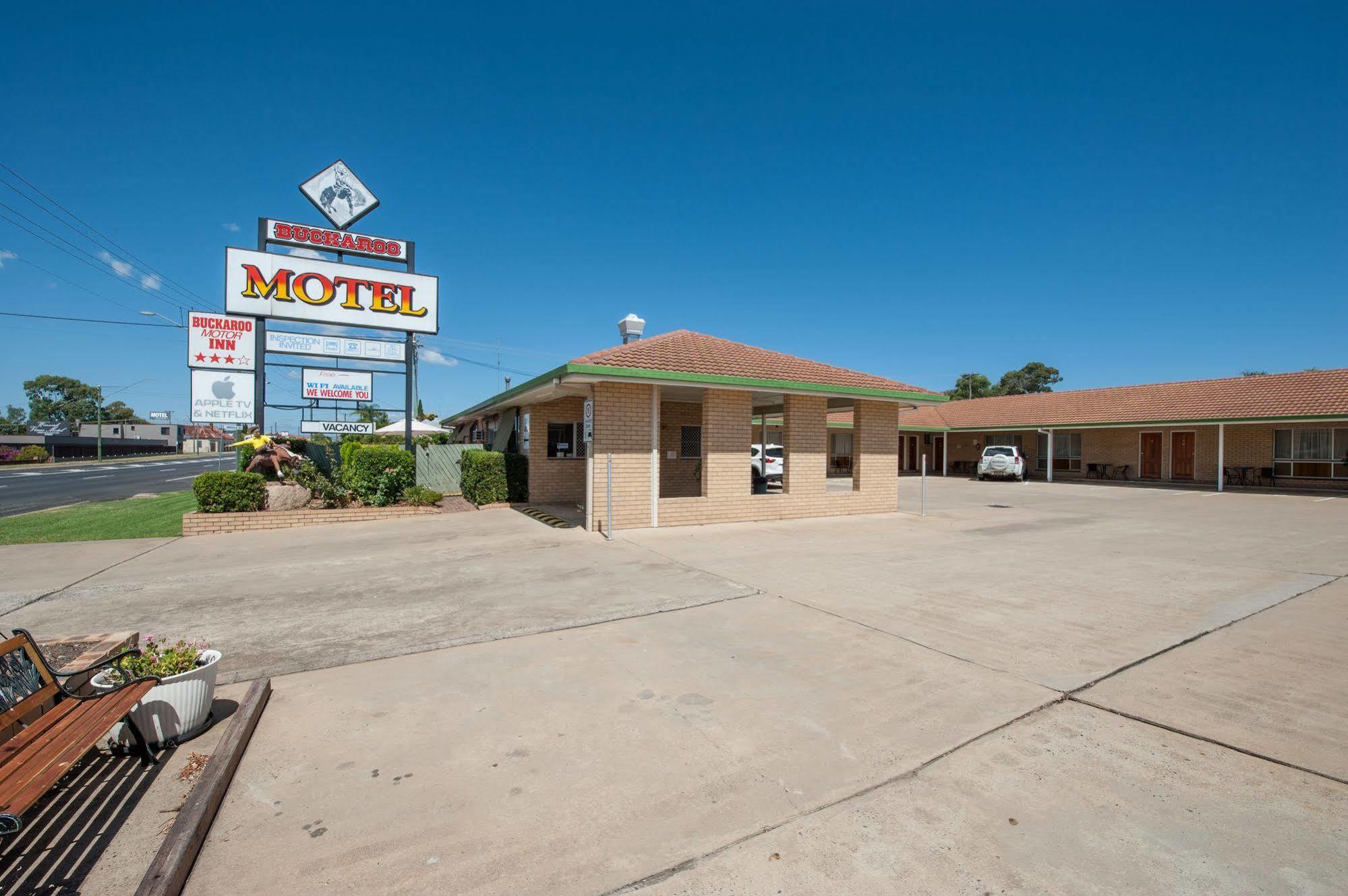 Buckaroo Motor Inn วอริก ภายนอก รูปภาพ