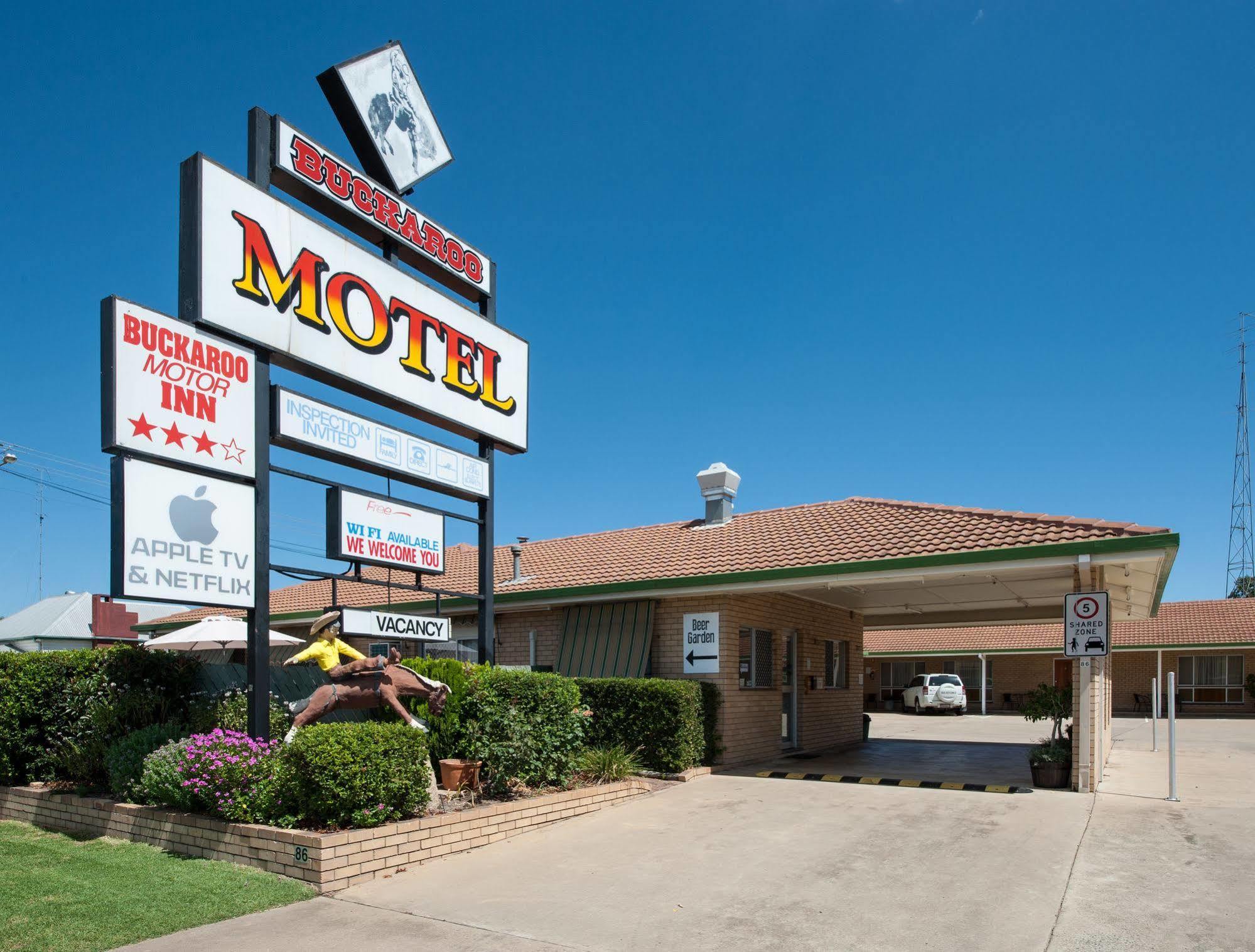 Buckaroo Motor Inn วอริก ภายนอก รูปภาพ